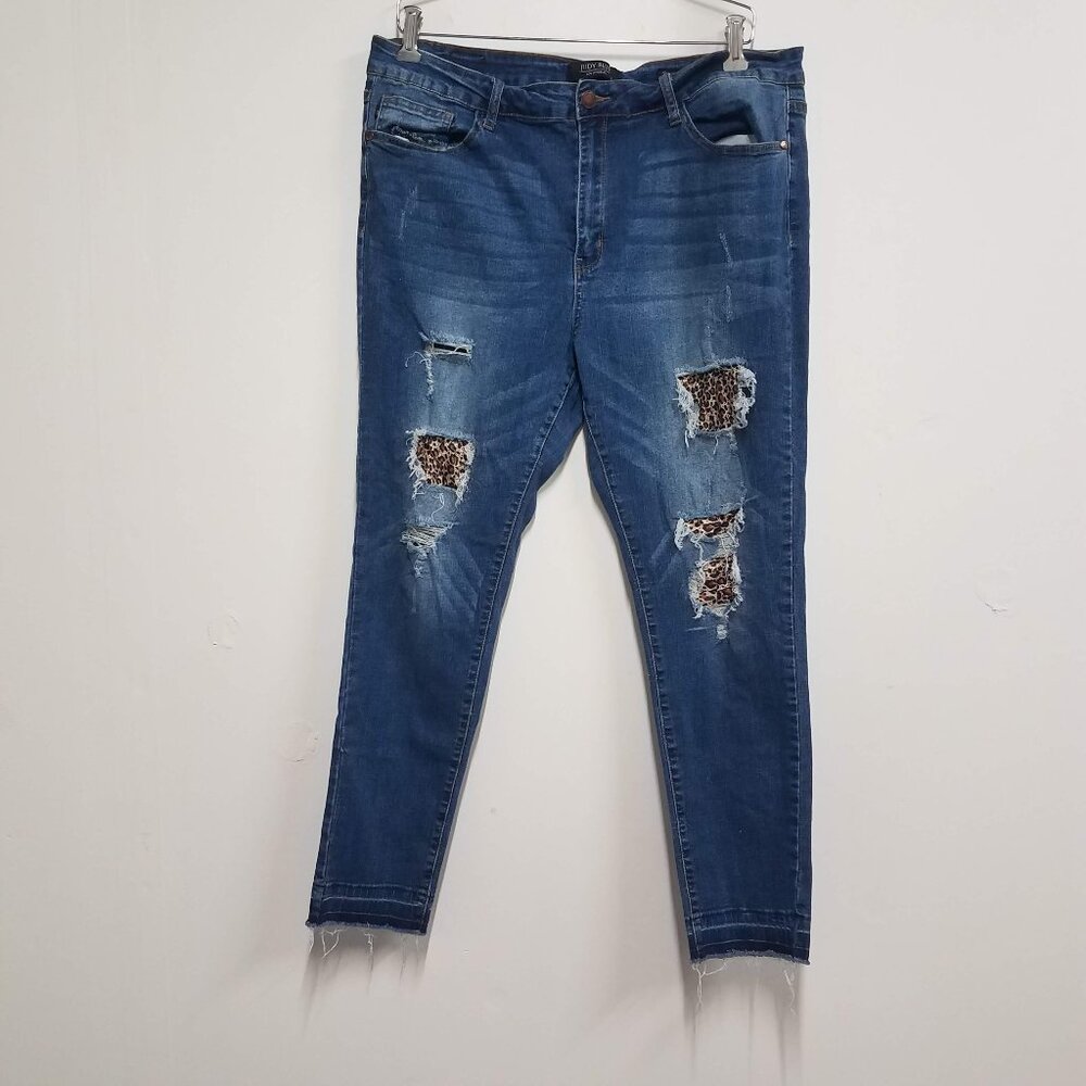 Judy Blue Jeans Womens 2XL Leopard Patch Skinny Fit Distressed Raw Hem JB8409